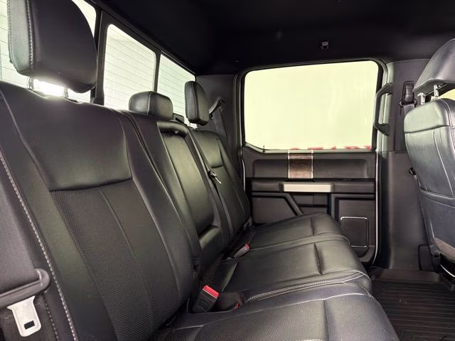 2022 Oxford White Ford Super Duty F-250 SRW Lariat 4X4 Truck