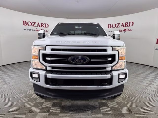 2022 Oxford White Ford Super Duty F-250 SRW Lariat 4X4 Truck