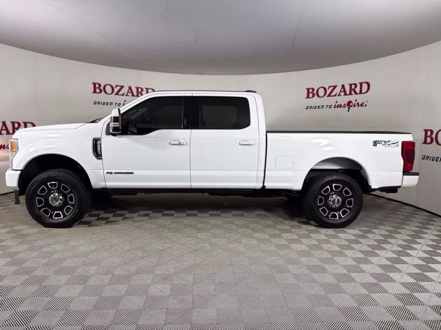 2022 Oxford White Ford Super Duty F-250 SRW Lariat 4X4 Truck