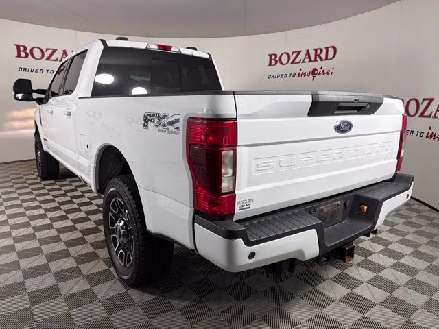 2022 Oxford White Ford Super Duty F-250 SRW Lariat 4X4 Truck