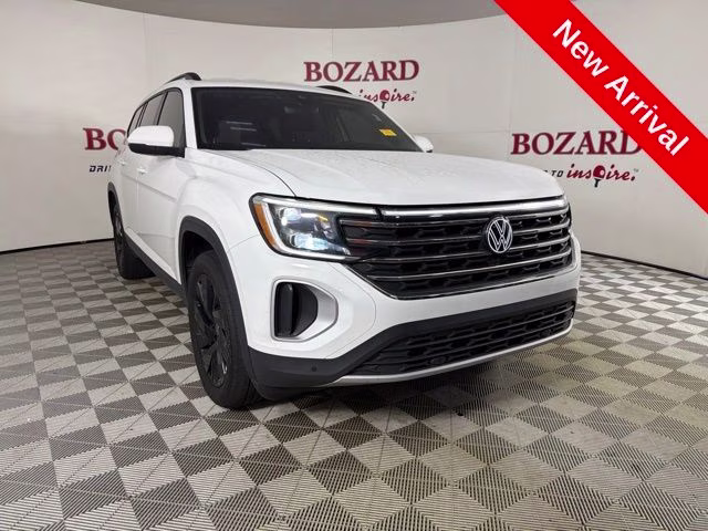 2024 Pure White Volkswagen Atlas 2.0T SE w/Technology FWD SUV