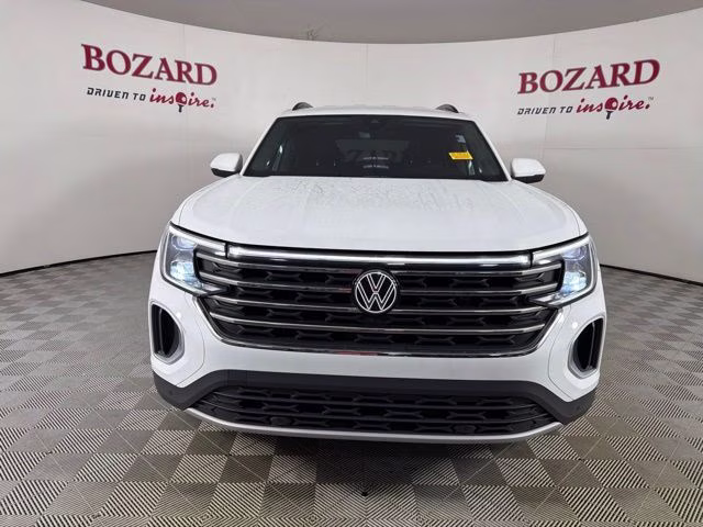 2024 Pure White Volkswagen Atlas 2.0T SE w/Technology FWD SUV