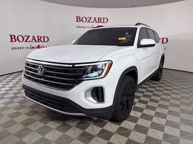 2024 Pure White Volkswagen Atlas 2.0T SE w/Technology FWD SUV