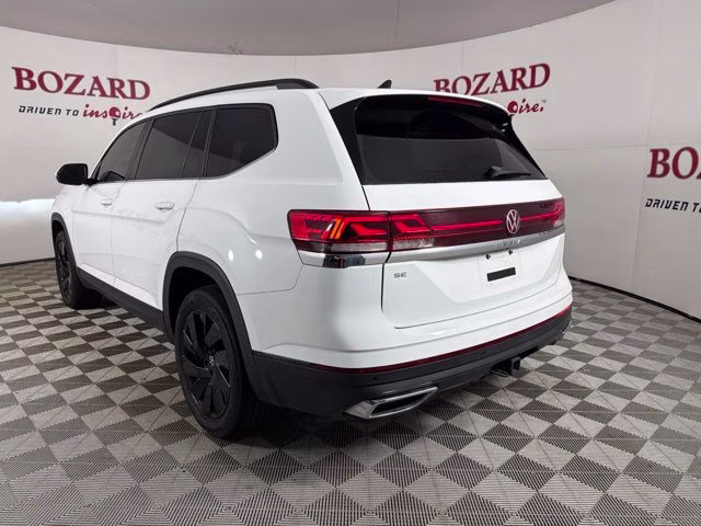2024 Pure White Volkswagen Atlas 2.0T SE w/Technology FWD SUV