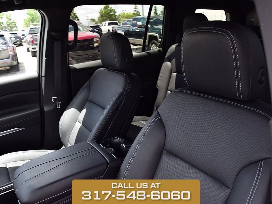 2025 Black Metallic Chevrolet Traverse LT AWD SUV