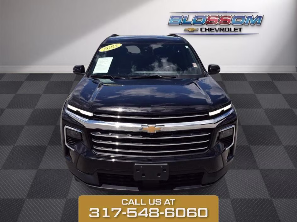 2025 Black Metallic Chevrolet Traverse LT AWD SUV