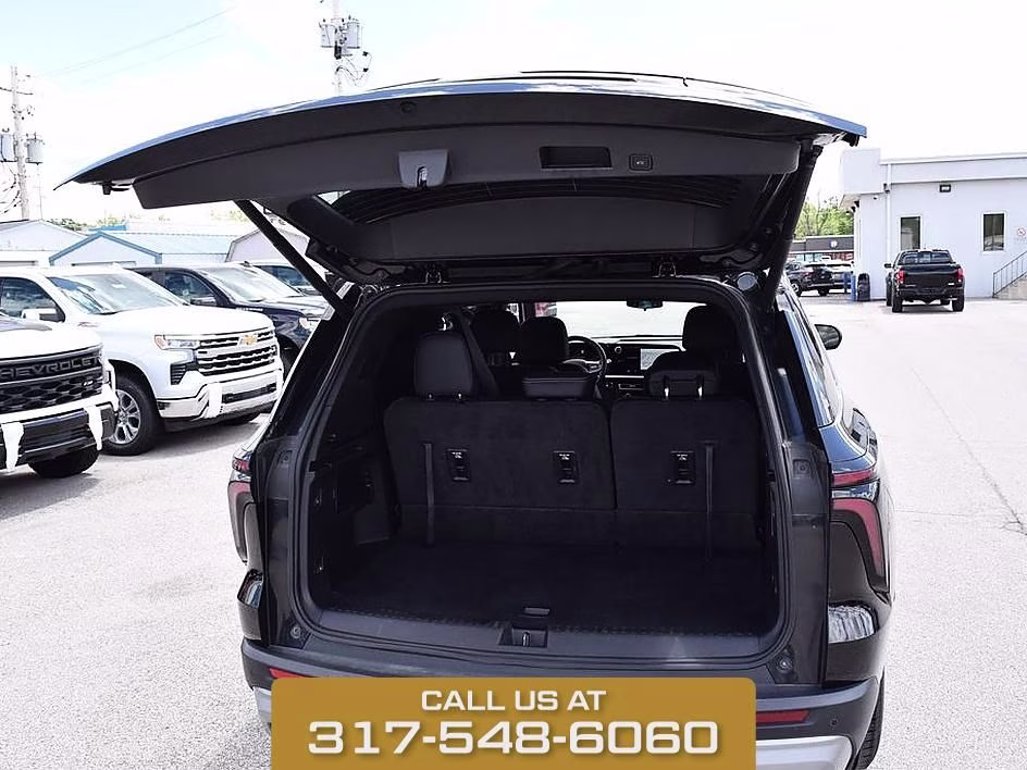 2025 Black Metallic Chevrolet Traverse LT AWD SUV