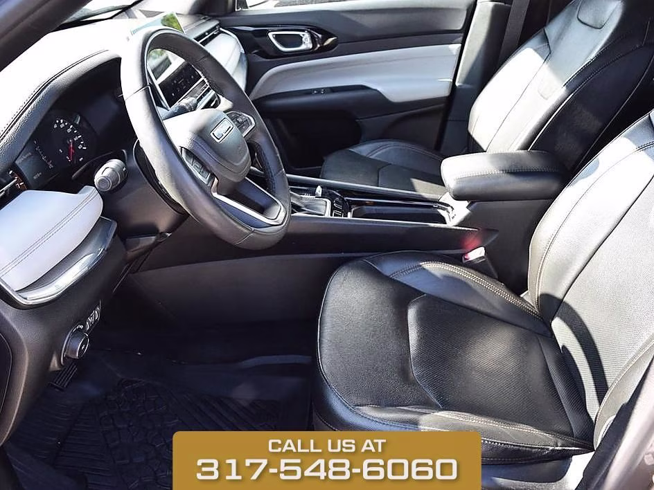 2023 Crystal Metallic Jeep Compass Limited 4X4 SUV