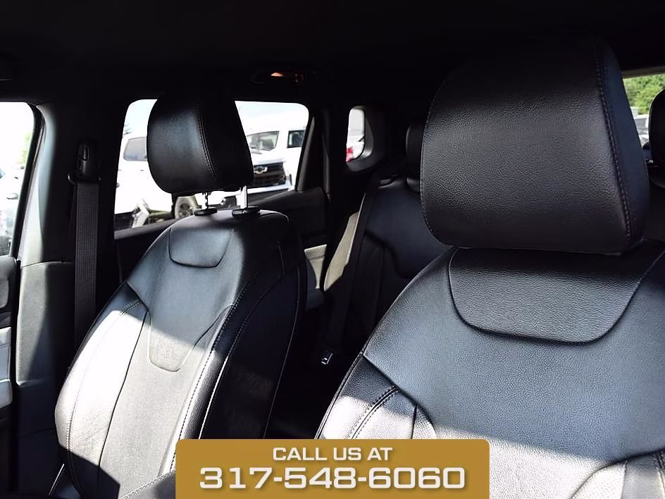 2023 Crystal Metallic Jeep Compass Limited 4X4 SUV