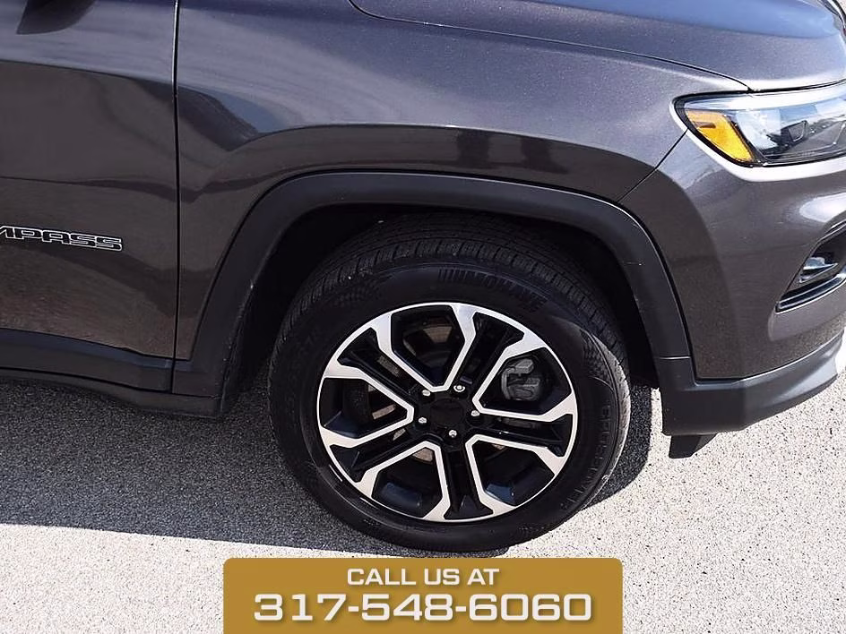 2023 Crystal Metallic Jeep Compass Limited 4X4 SUV