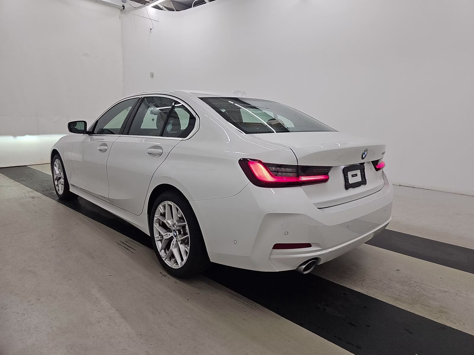 2026 Mineral White Metallic BMW 3 Series 330i RWD Sedan