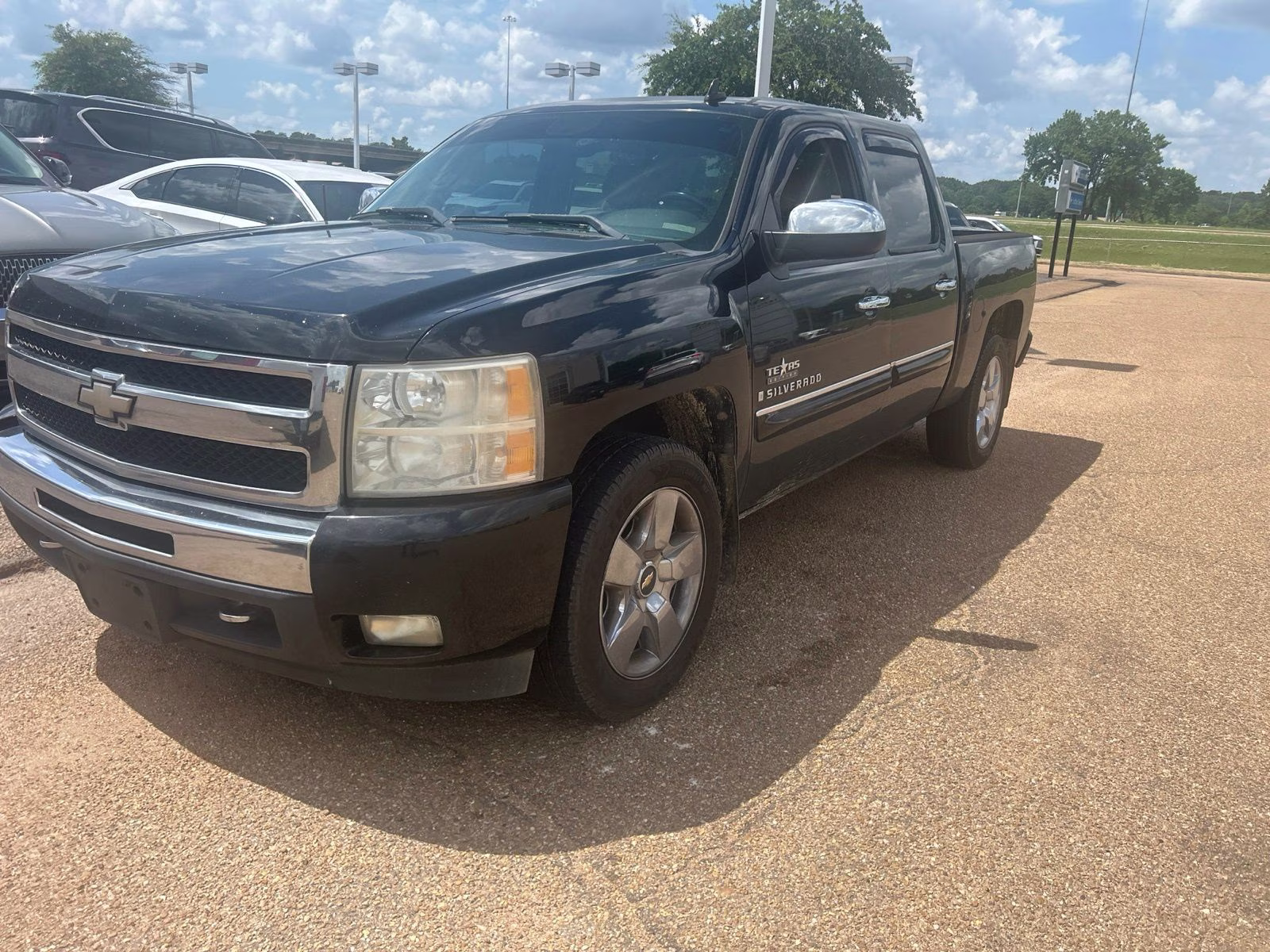 2009 Black Chevrolet Silverado 1500 LT RWD Truck
