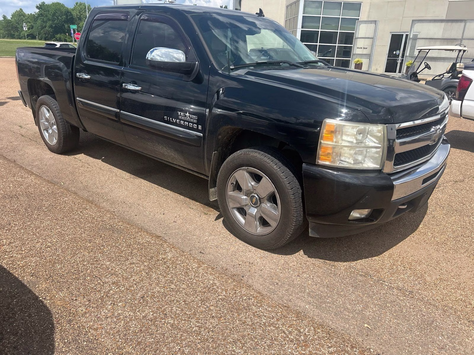 2009 Black Chevrolet Silverado 1500 LT RWD Truck