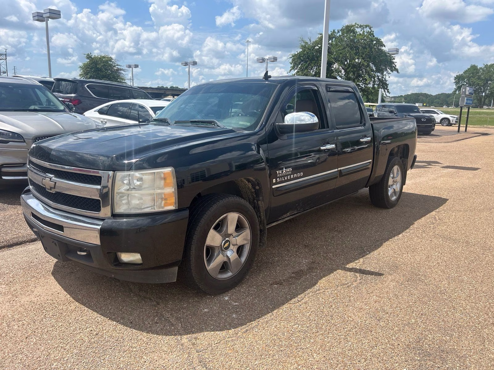 2009 Black Chevrolet Silverado 1500 LT RWD Truck