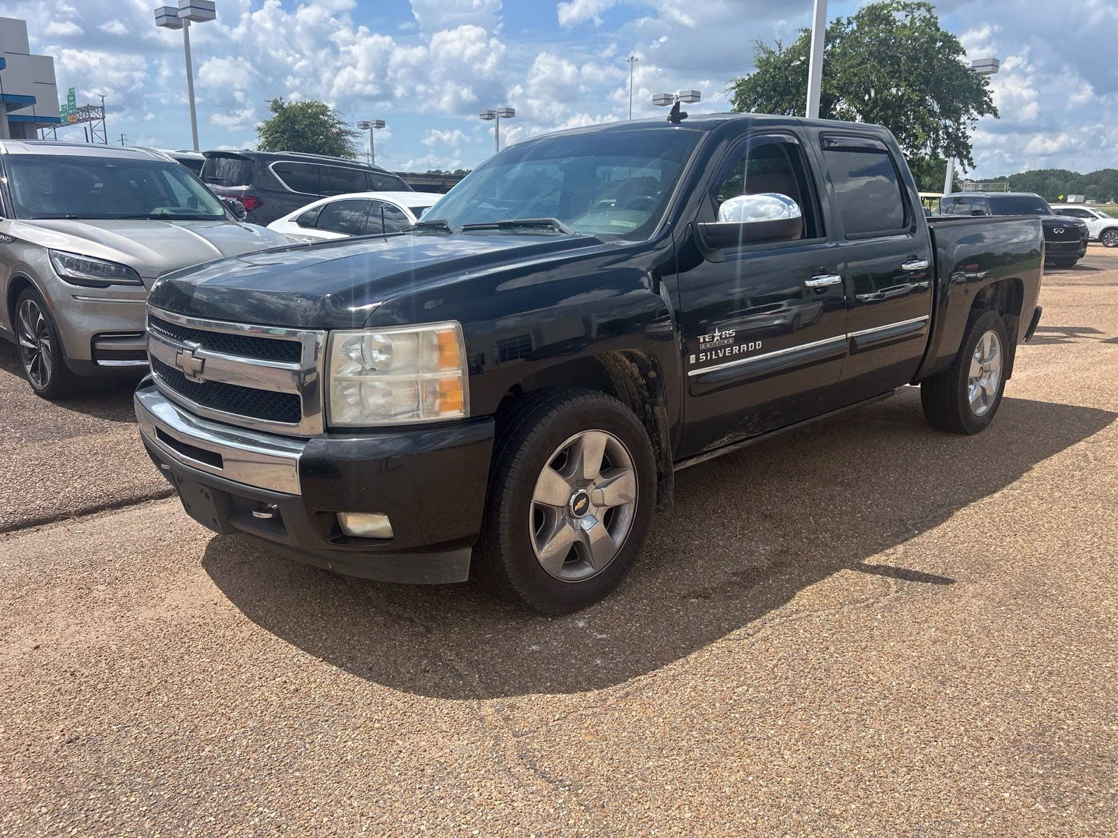 2009 Black Chevrolet Silverado 1500 LT RWD Truck