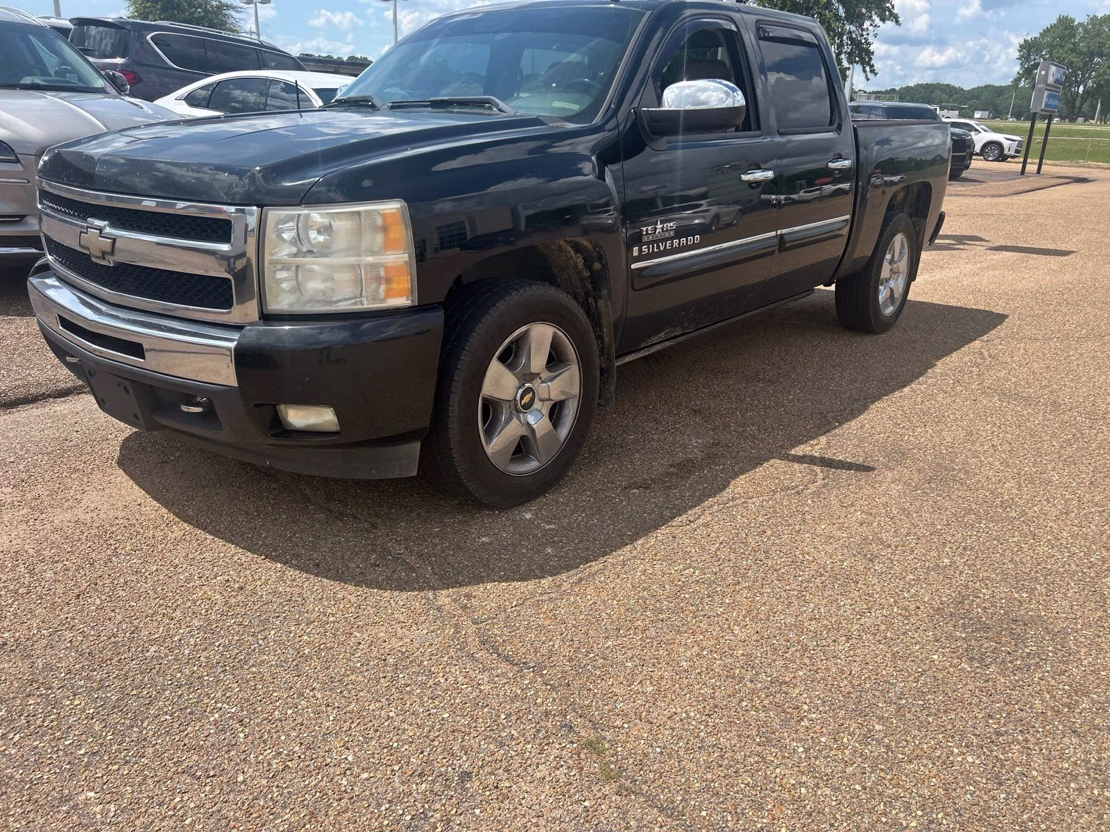 2009 Black Chevrolet Silverado 1500 LT RWD Truck