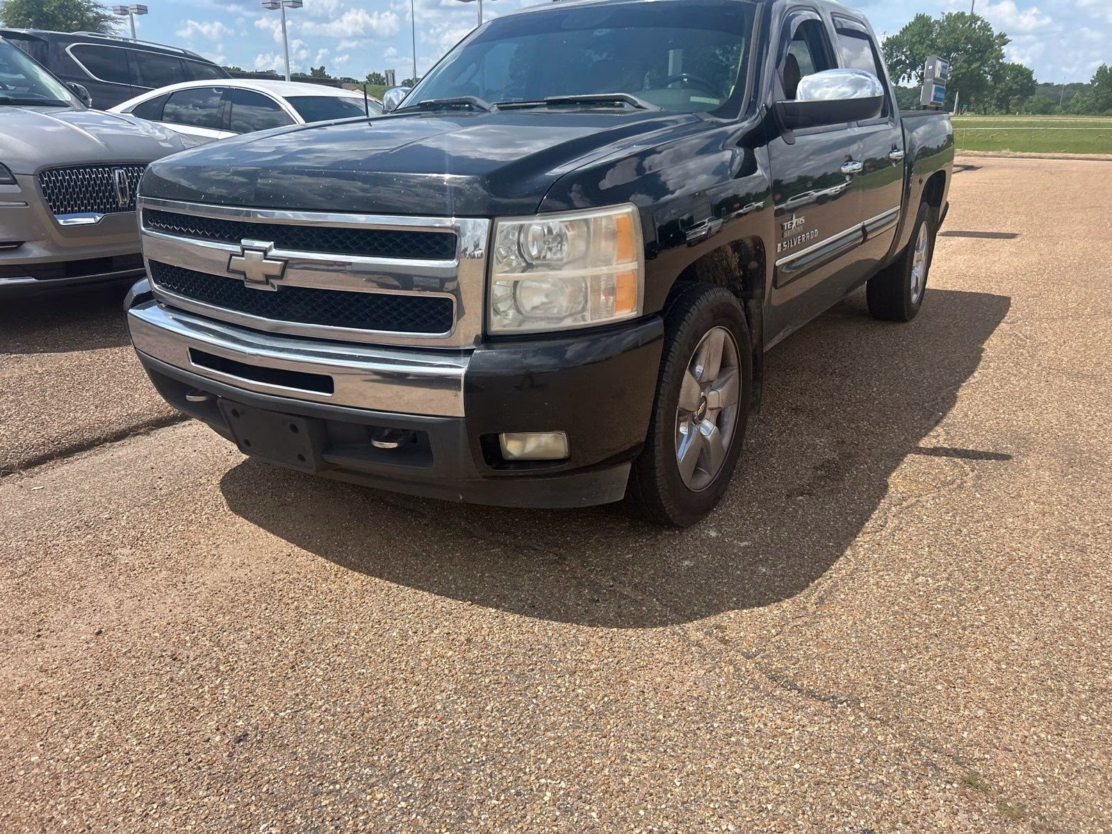 2009 Black Chevrolet Silverado 1500 LT RWD Truck