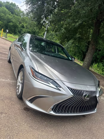 2021 Silver Lexus ES 350 Ultra Luxury FWD Sedan