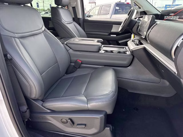 2026 Oxford White Ford Expedition Active RWD SUV