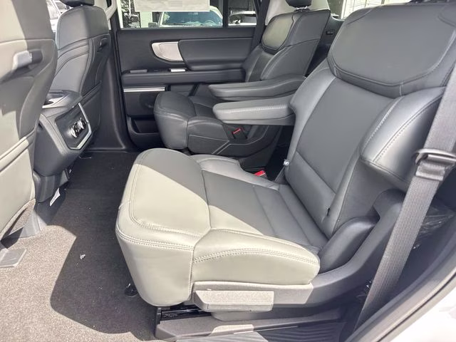 2026 Oxford White Ford Expedition Active RWD SUV