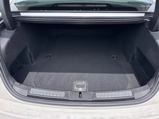 2017 White Platinum Clearcoat Lincoln Continental Reserve FWD Sedan