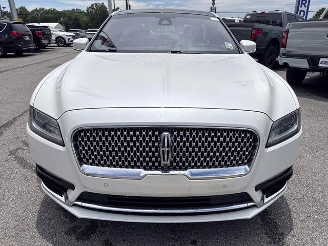 2017 White Platinum Clearcoat Lincoln Continental Reserve FWD Sedan