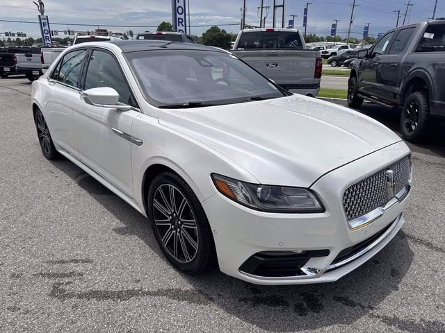 2017 White Platinum Clearcoat Lincoln Continental Reserve FWD Sedan