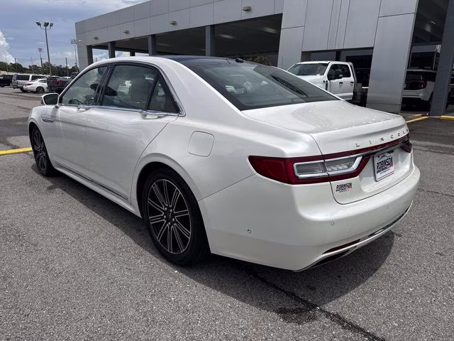 2017 White Platinum Clearcoat Lincoln Continental Reserve FWD Sedan