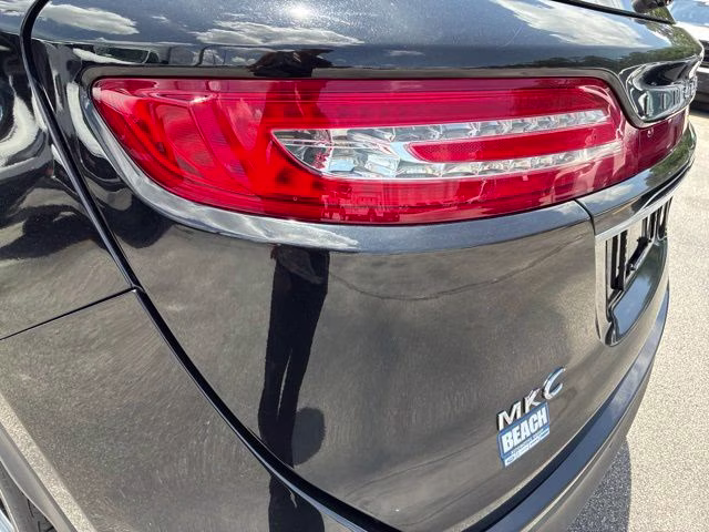 2019 Black Metallic Lincoln MKC Reserve FWD SUV