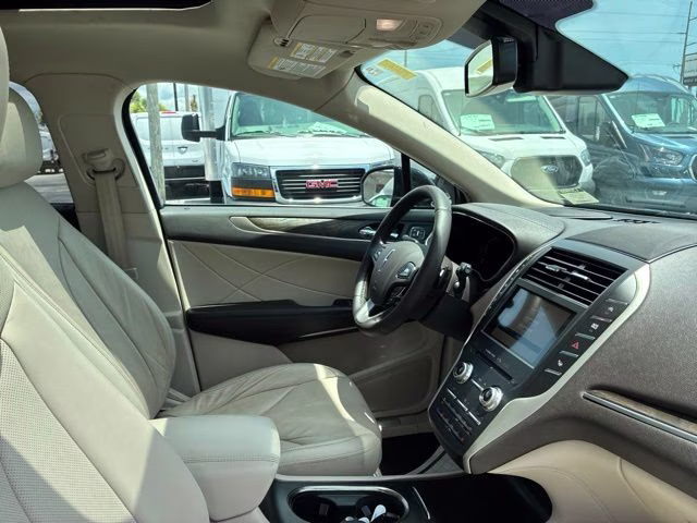 2019 Black Metallic Lincoln MKC Reserve FWD SUV