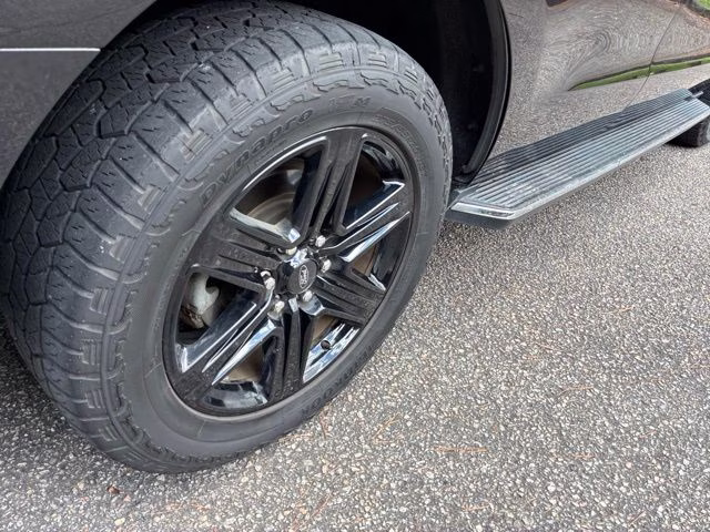 2021 Black Metallic Ford Expedition XLT RWD SUV