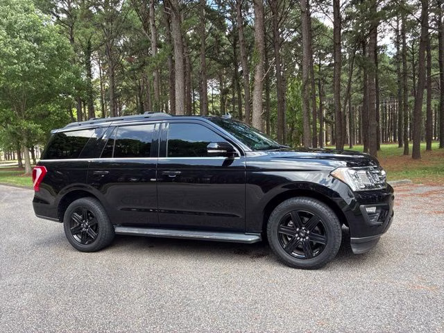 2021 Black Metallic Ford Expedition XLT RWD SUV