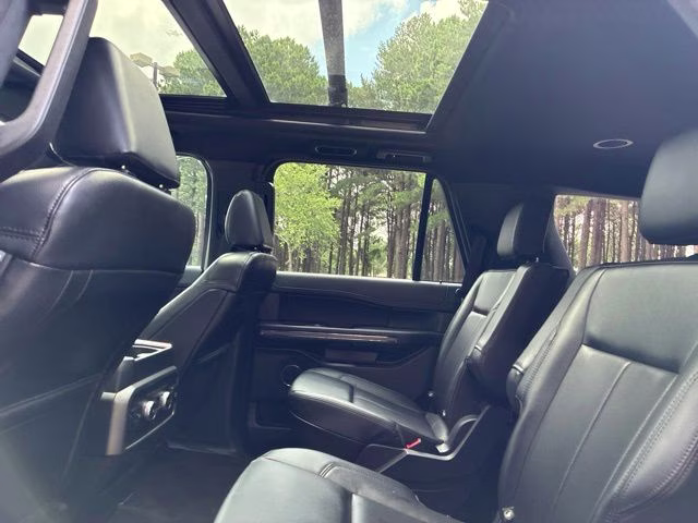 2021 Black Metallic Ford Expedition XLT RWD SUV