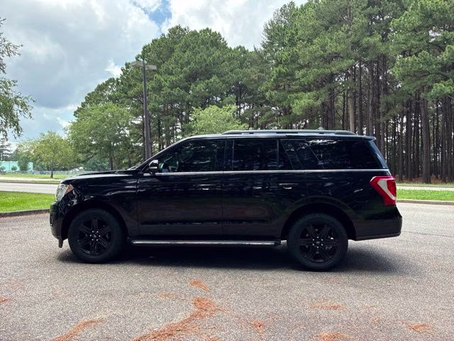 2021 Black Metallic Ford Expedition XLT RWD SUV