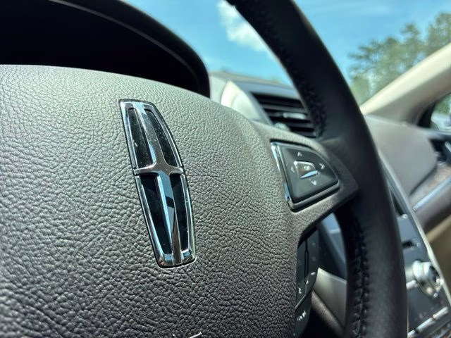 2019 Black Metallic Lincoln MKC Reserve FWD SUV