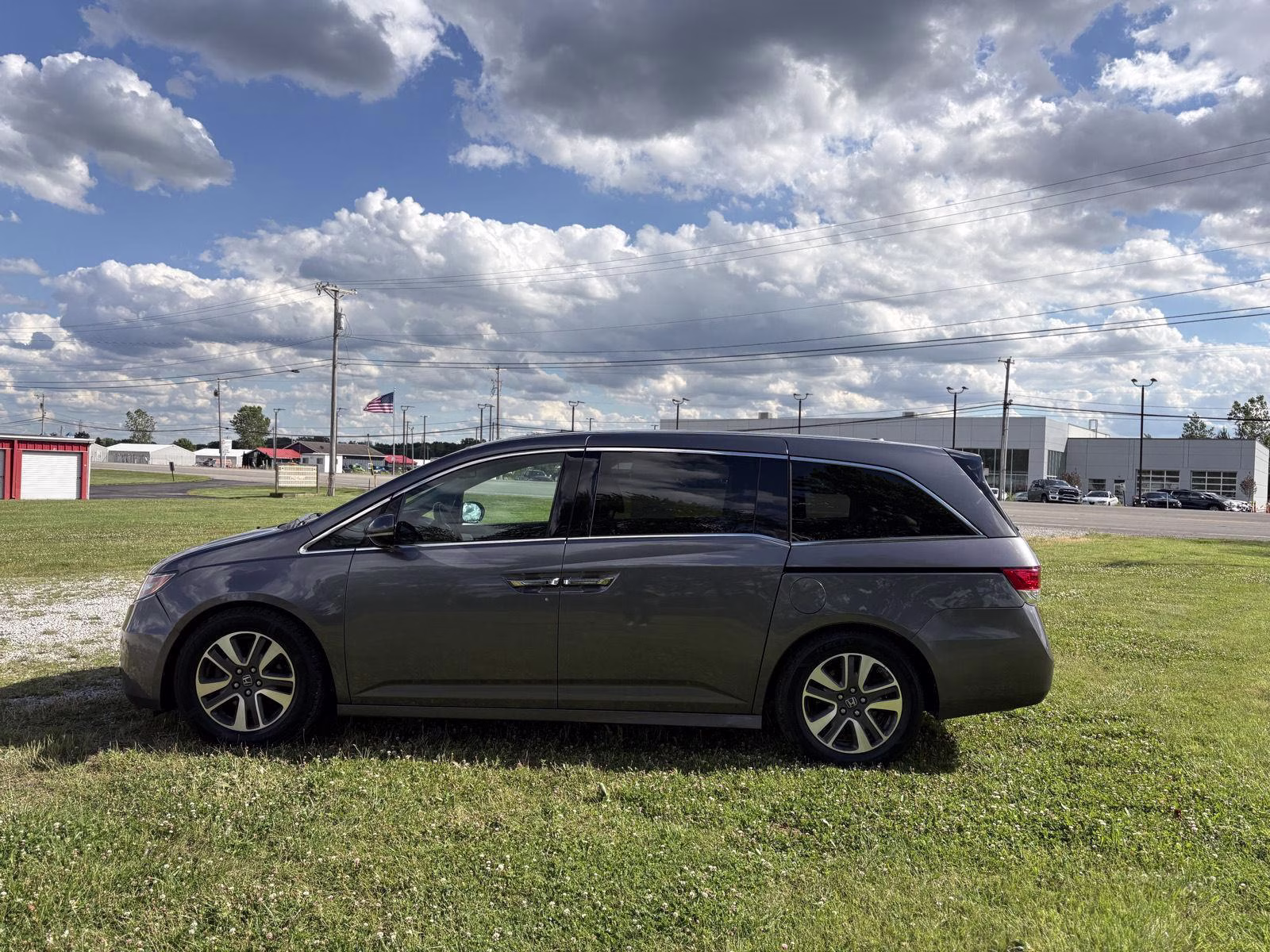 2014 Modern Steel Metallic Honda Odyssey Touring FWD Van