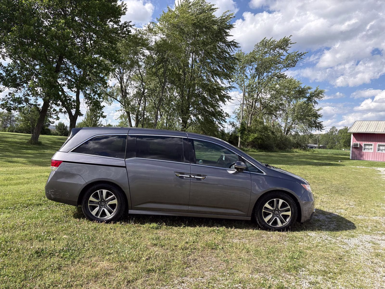 2014 Modern Steel Metallic Honda Odyssey Touring FWD Van