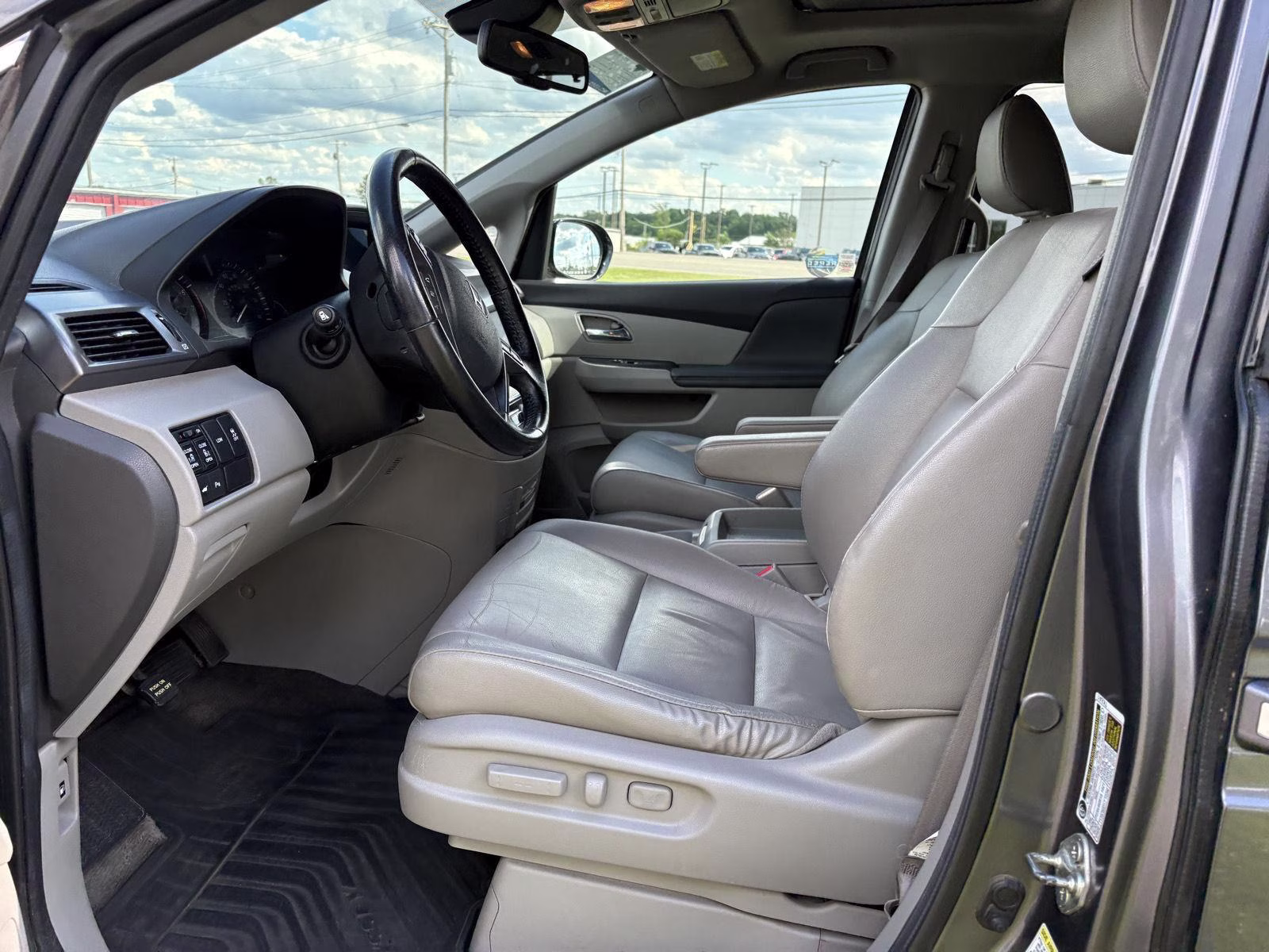 2014 Modern Steel Metallic Honda Odyssey Touring FWD Van