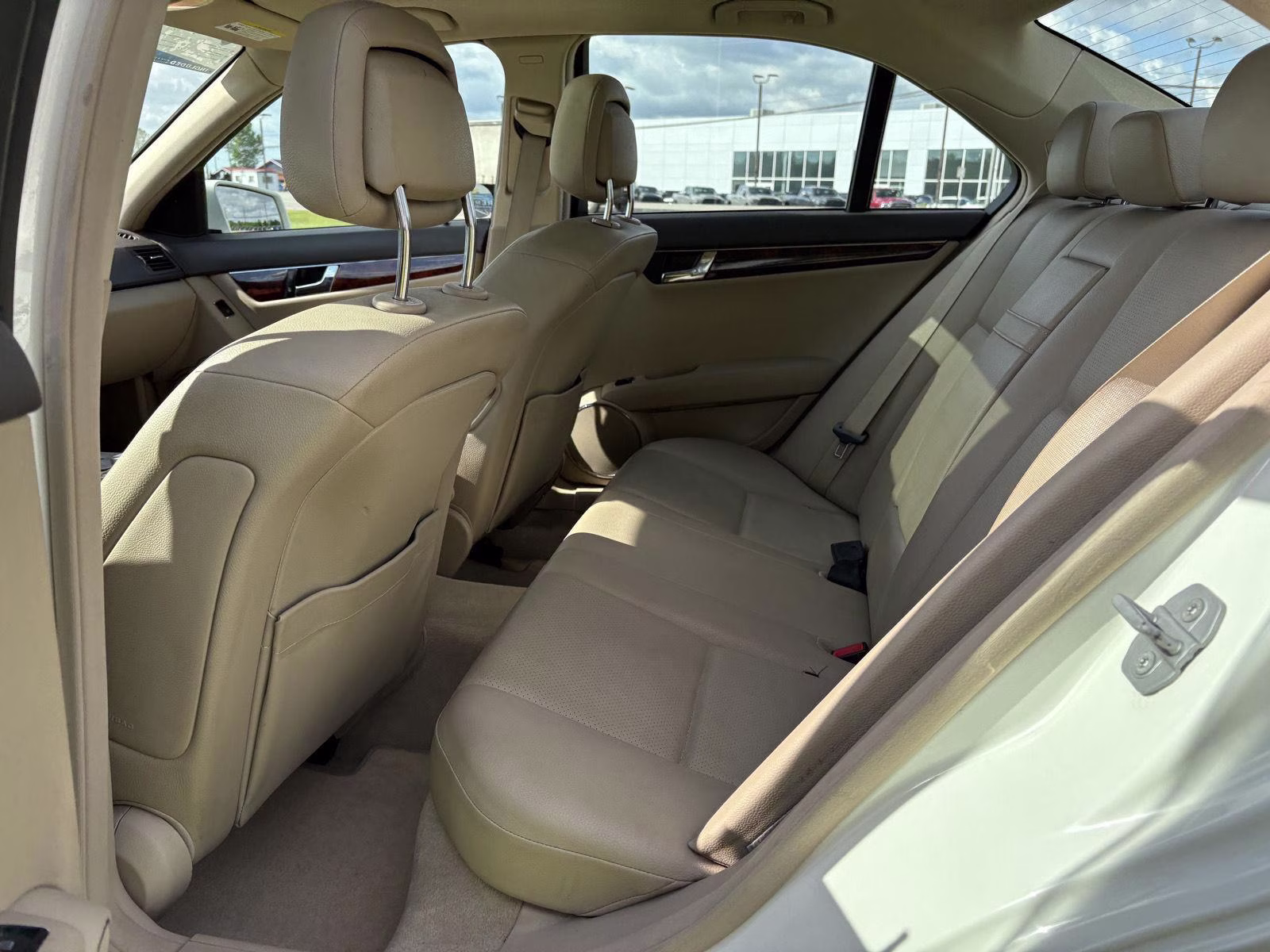 2010 White Mercedes-Benz C300 4 MATIC C300 AWD Sedan