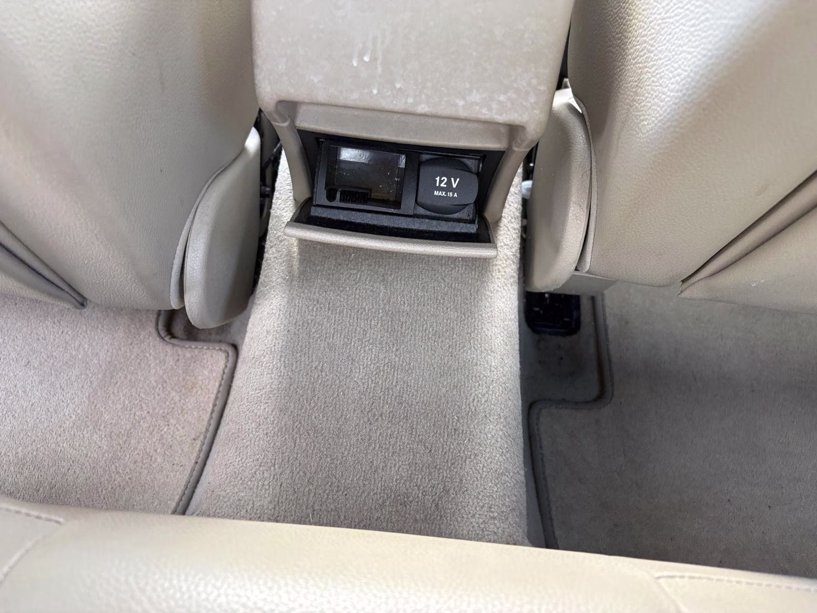 2010 White Mercedes-Benz C300 4 MATIC C300 AWD Sedan