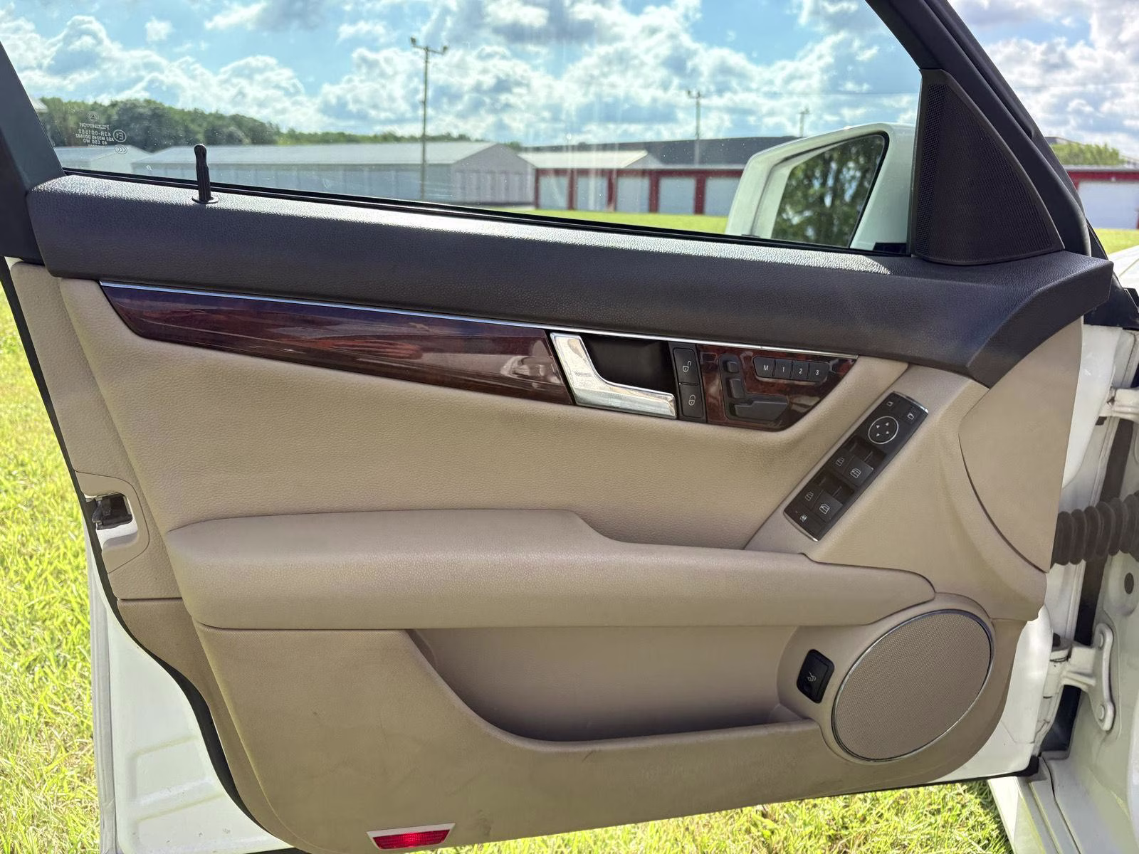 2010 White Mercedes-Benz C300 4 MATIC C300 AWD Sedan