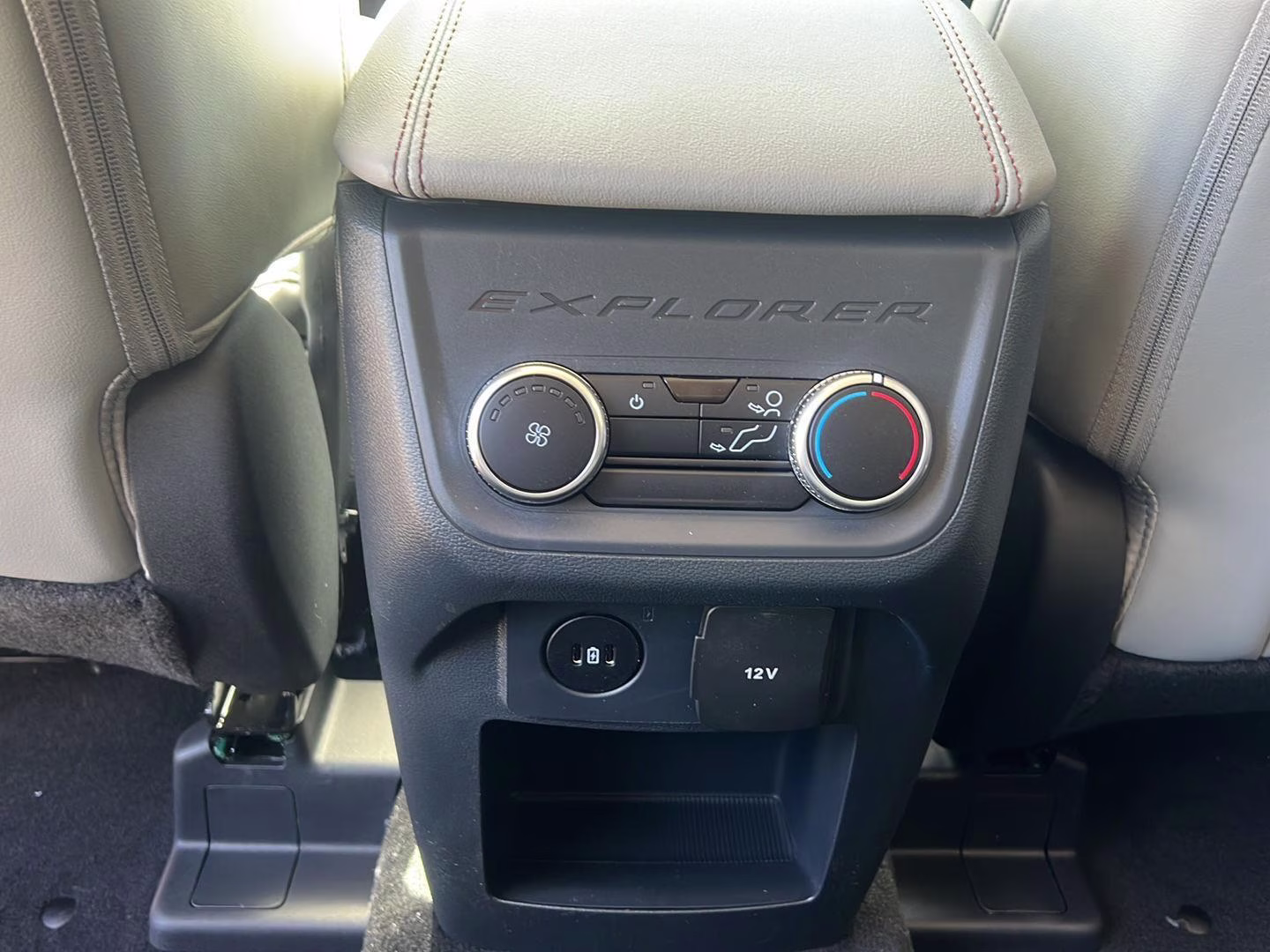 2026 Space White Metallic Ford Explorer Active w/200A Pkg 4X4 SUV