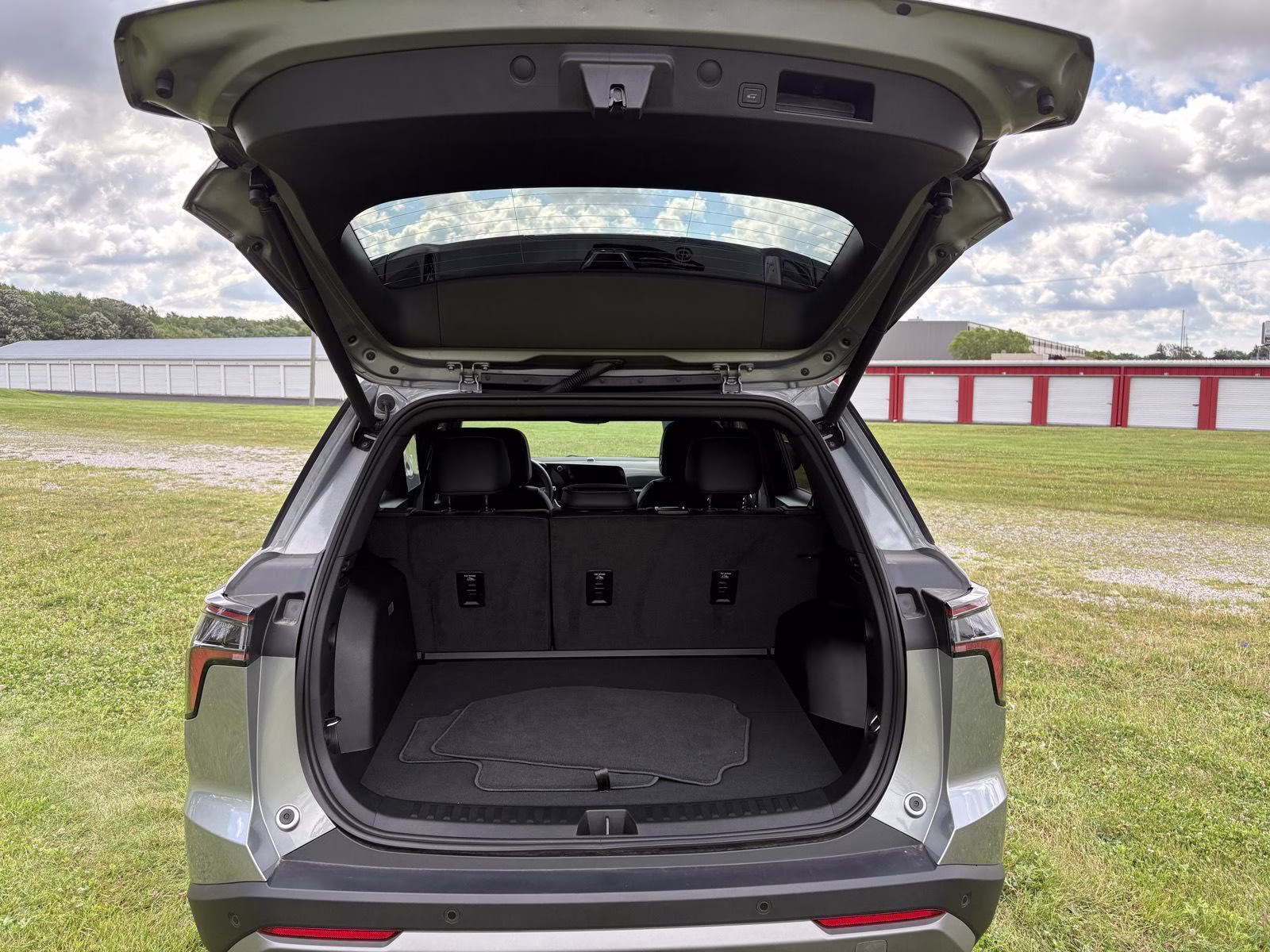 2026 Sterling Gray Metallic Chevrolet Equinox FWD LT FWD SUV