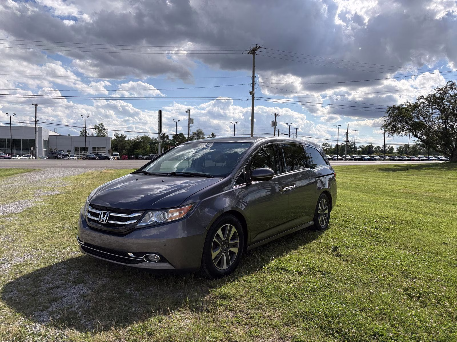 2014 Modern Steel Metallic Honda Odyssey Touring FWD Van