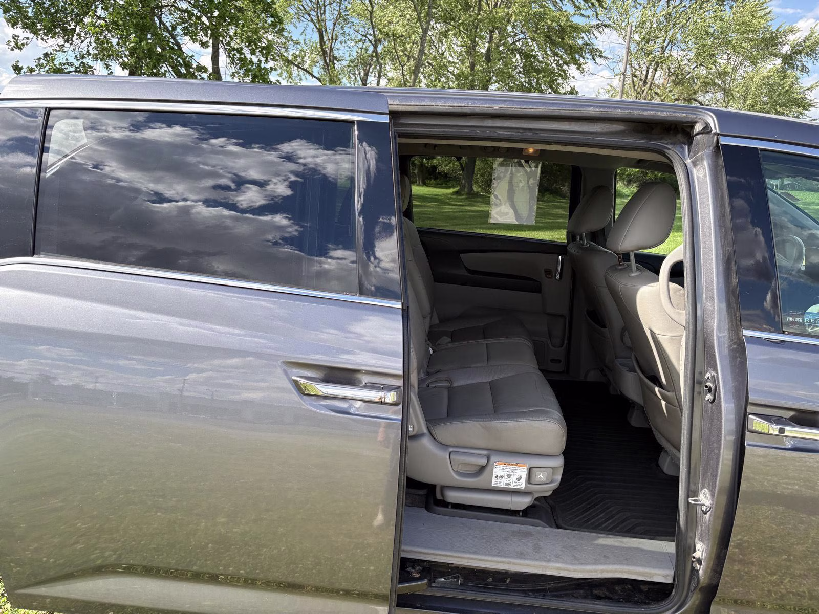 2014 Modern Steel Metallic Honda Odyssey Touring FWD Van
