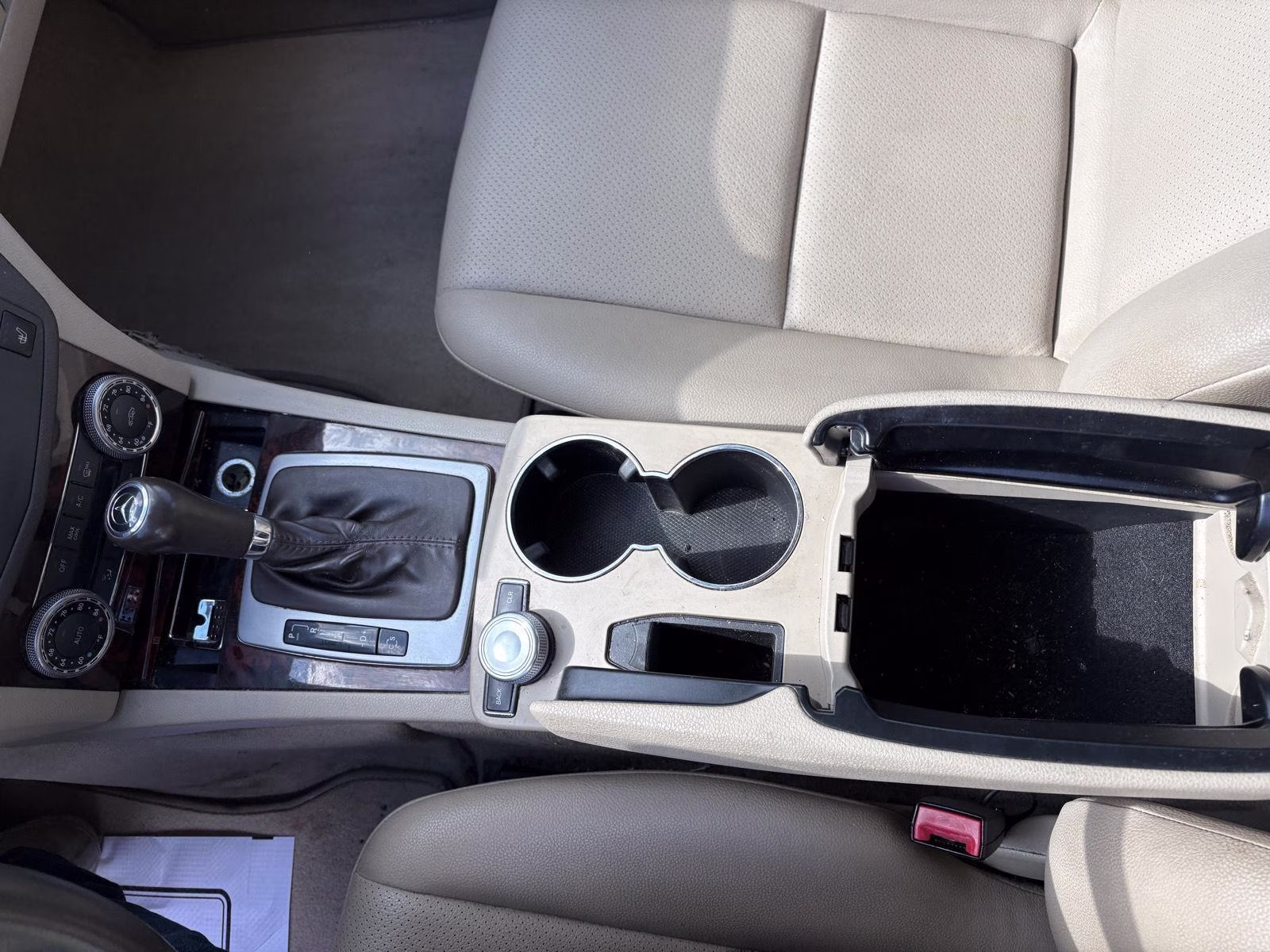 2010 White Mercedes-Benz C300 4 MATIC C300 AWD Sedan