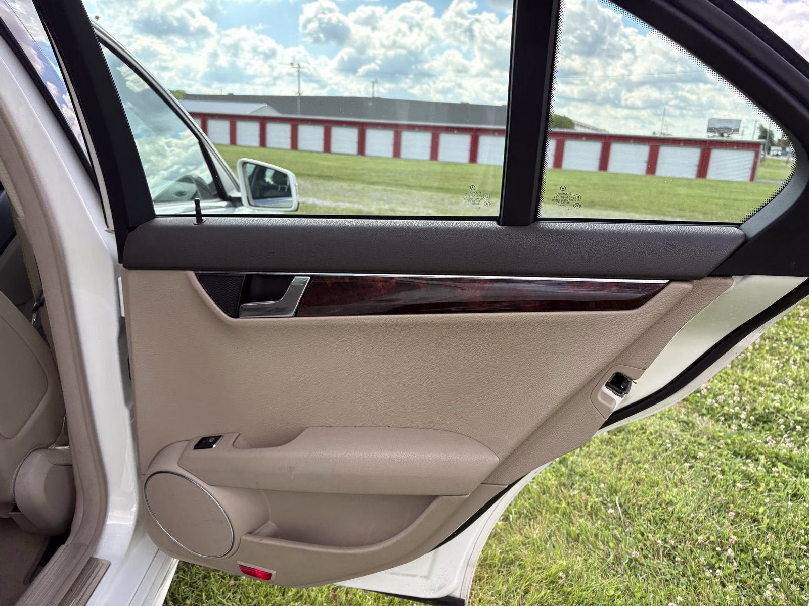 2010 White Mercedes-Benz C300 4 MATIC C300 AWD Sedan