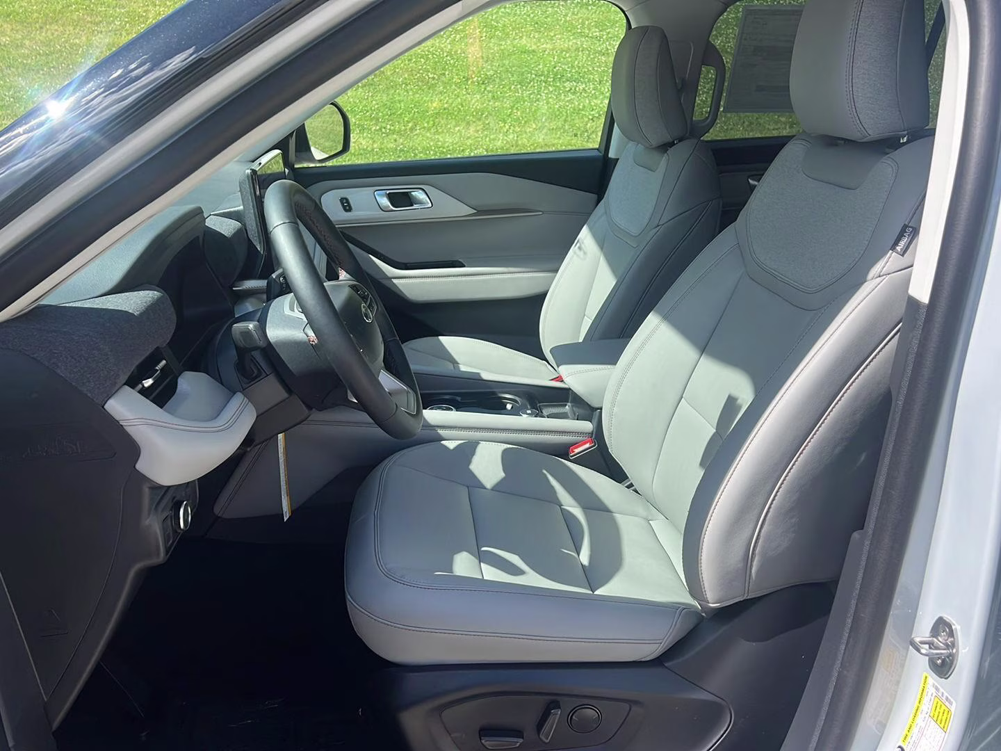 2026 Space White Metallic Ford Explorer Active w/200A Pkg 4X4 SUV