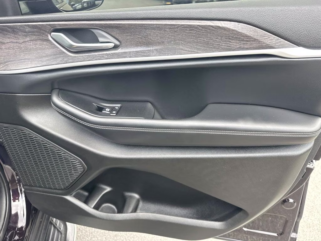 2023 Ember Pearlcoat Jeep Grand Cherokee L Limited 4X4 SUV