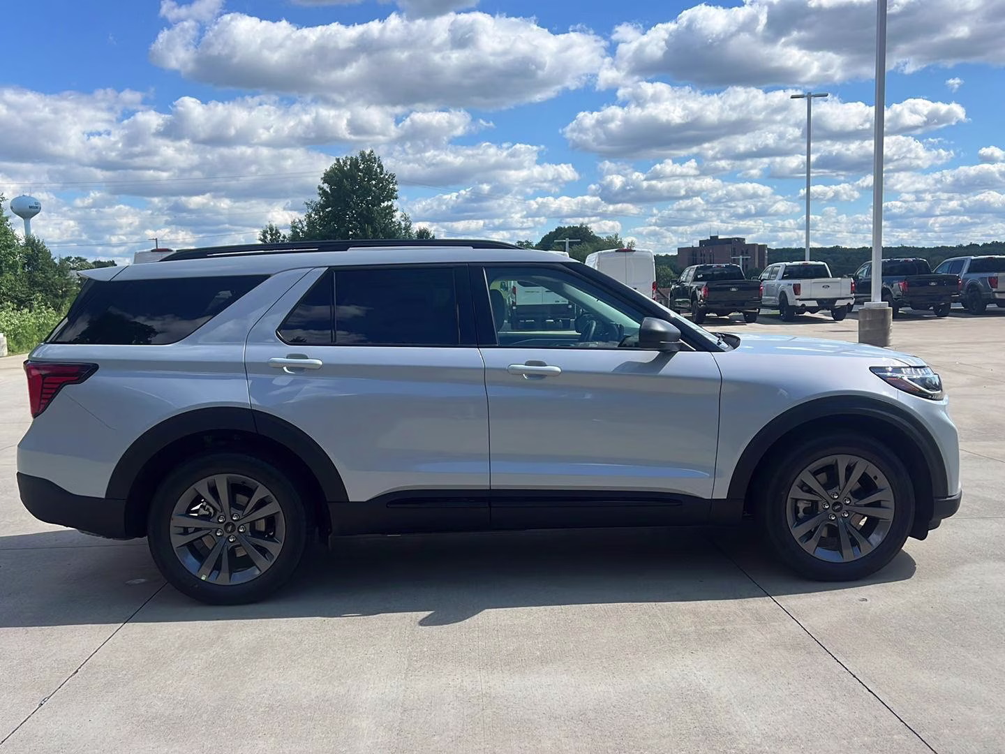 2026 Space White Metallic Ford Explorer Active w/200A Pkg 4X4 SUV